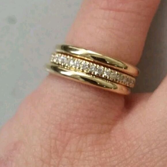 18K Bright Yellow Gold Diamond Wedding / Cocktail Ring on Titanium - Picture 6 of 6